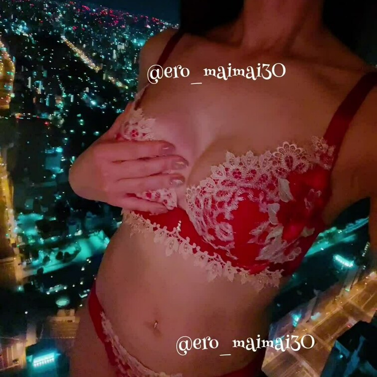 夜景が最高すぎるホテル😍
とりあえずおっぱい揉んでおく🤭

おはよ💕
こんないいホテルに泊まってるのに姫始めがま