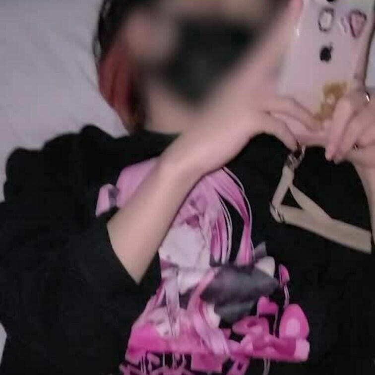 地雷ちゃんせっせせ

腕のところに好きだから殺/すねって書いてある🐰
○○○こんおじさんから誕プレにもらったよ、あ