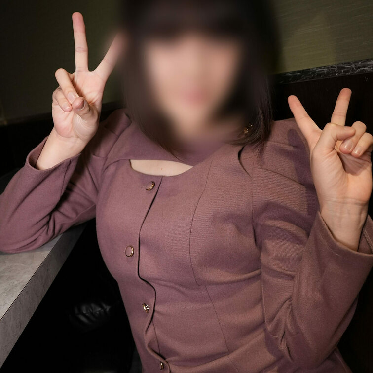 〇活女子に交渉したら、マ〇喫で超絶フェラされちゃいました!
今回過去一のフェラテクに終始暴発を我慢しながら撮影させても