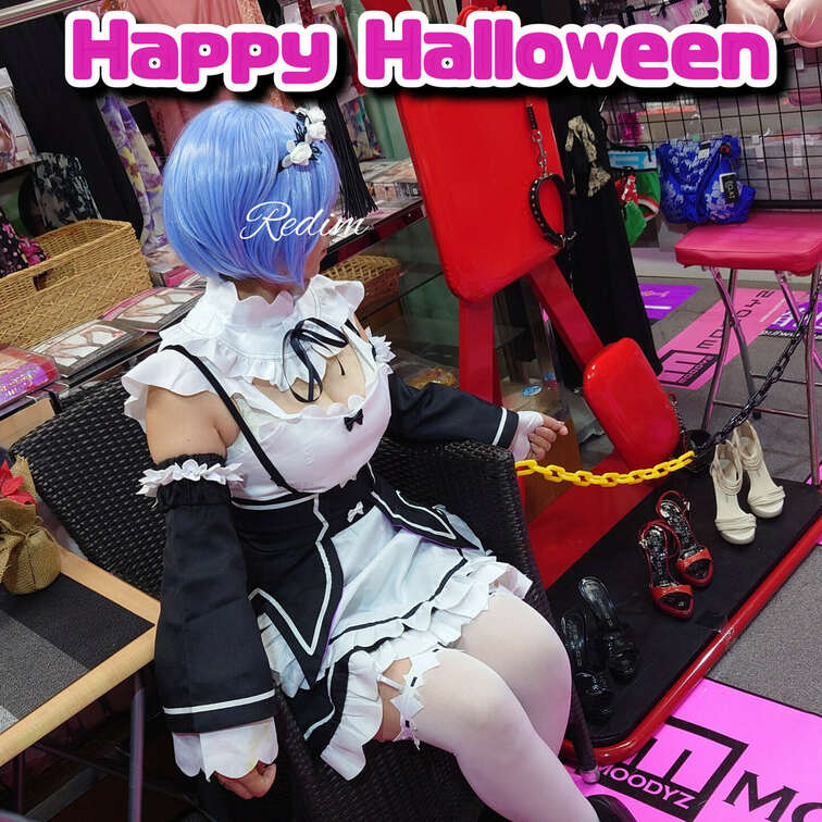 Happy Halloween♪

渋谷には行けませんが(^_^;)
毎年恒例のアダショでコスプレ露出行って来まし