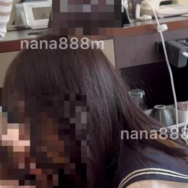 ご主人様のお仕事中に
お呼ばれしたので抜きのお仕事を
させていただいてます♡