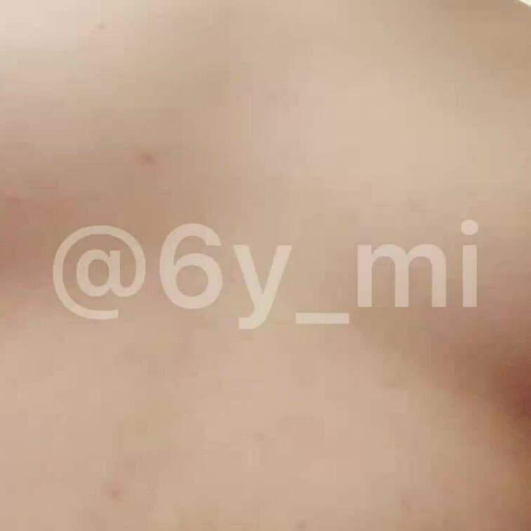 おっぱいふりふり
何もしなくても乳首出てくる♡