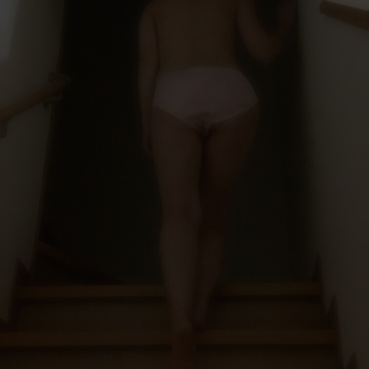 その前夜、「今日裸で寝よ?」とベッドに誘うリナを○○○