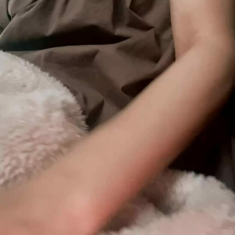 初めてえっちな服きて外にお出かけしたら、こんなに濡れちゃった🙈////用事済ませて解散してから、公園の駐車場車の中で撮っ