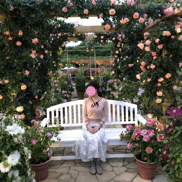 maimaiの私服。
普段はこんな格好をしてます。
ロングスカートが多くて、トップスはブラウスが好き。
ど