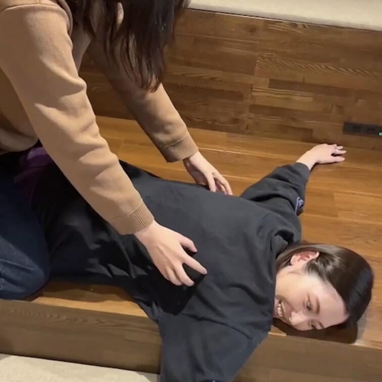 皆様いつもご購入ありがとうございます☺️
今回のくすぐり動画はこちらです👍

是非見てあげてくださいね(  ˆОˆ