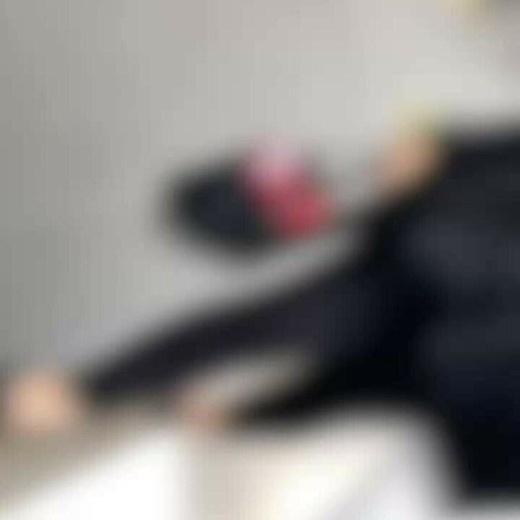 新シリーズ
ゆうを寝取られマンションへ送っていくところからのスタートです。
みなさんも自分の女を送り出した気分、もし