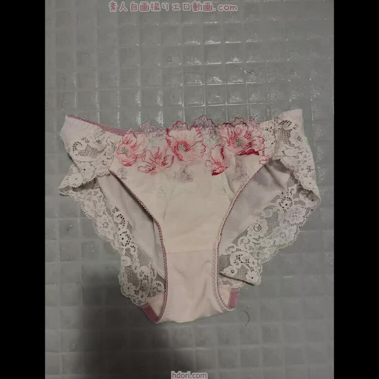 使用済み下着にオシッコしました
