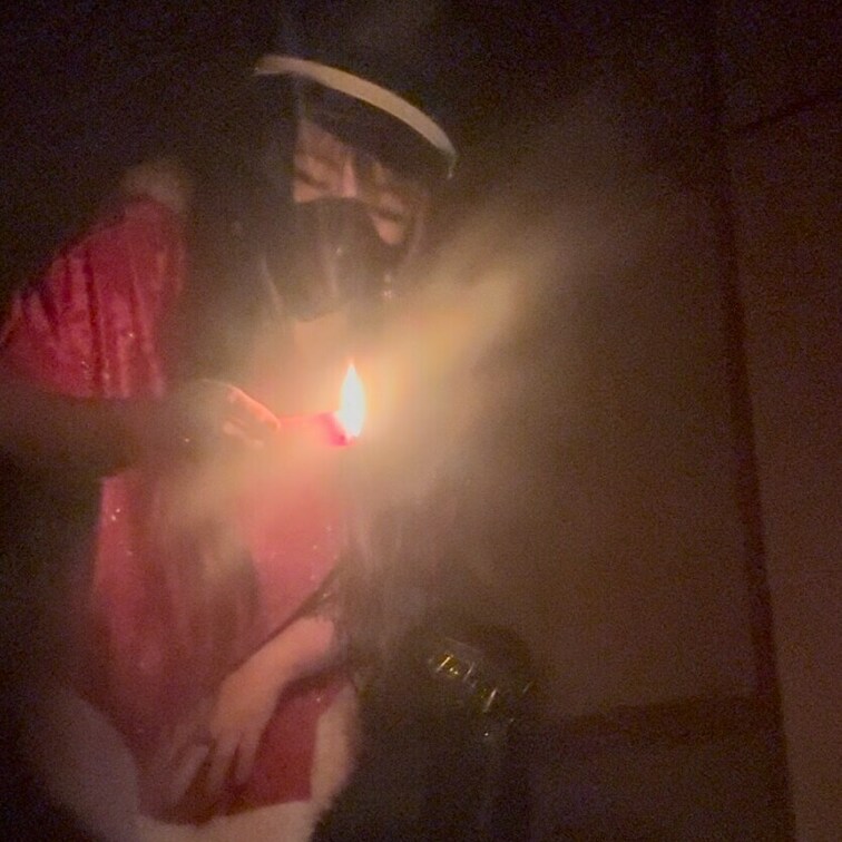 【S女サンタさんからの🎁ロウソク】マゾに熱いロウソクをネチネチと垂らしながら、クリスマスソングを歌わせました。（歌えてな