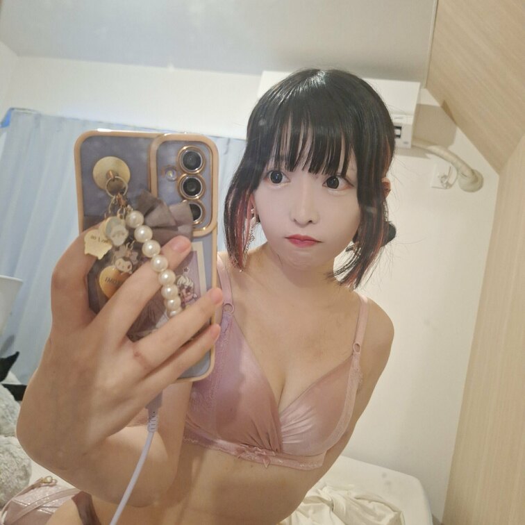 始めたて素人♀です〜🩷めるっていいます！

顔出し投稿していくのでフォロー宜しくお願いします🙏

大好きな彼氏と