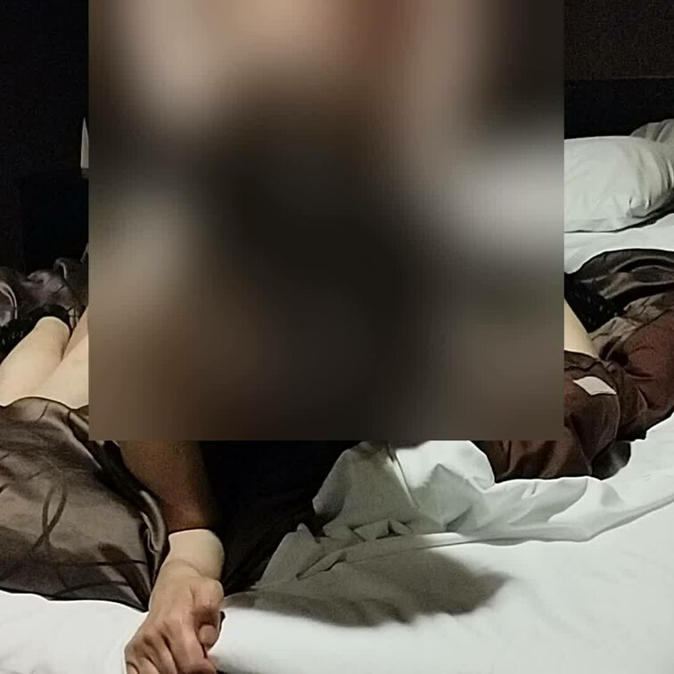 他人棒に突かれダメと言いながら感じてます❤