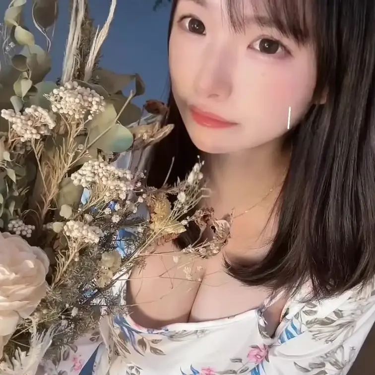 見てくれてる人がいるの分かってちょっと安心しました💐