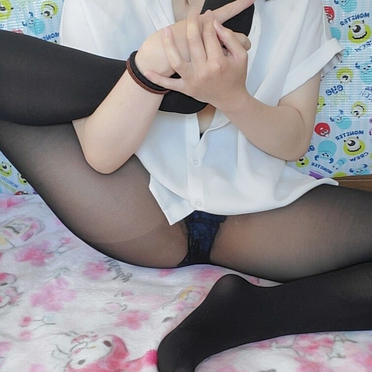 朝のストレッチ🤸♀️
…ストレッチなんだから変な目で見ないことー|ョ’ω’*)ジィーーーーーーーーー🌟笑