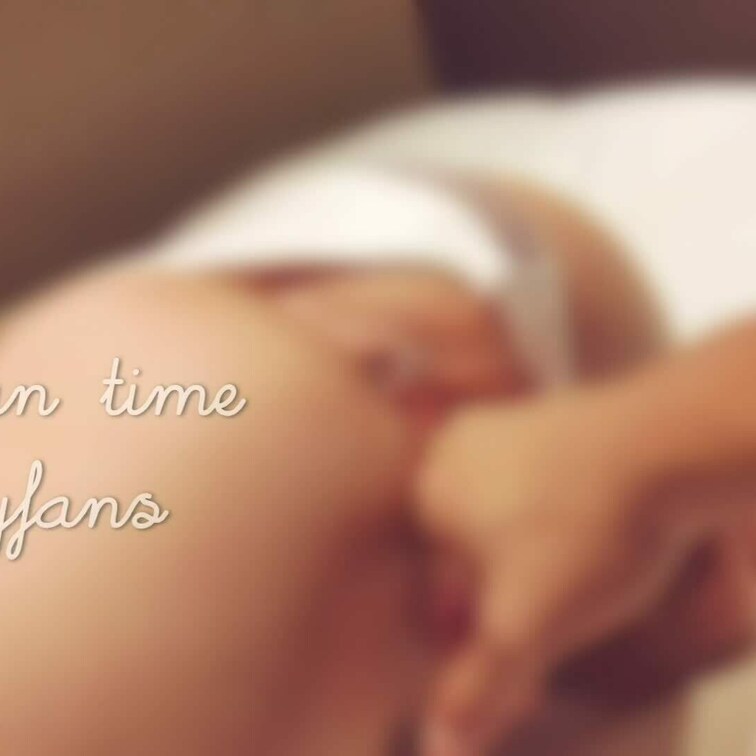♡愛莉責められ動画♡アナルまで丸見えの恥ずかしいポーズでよーー〜く弄られてますw