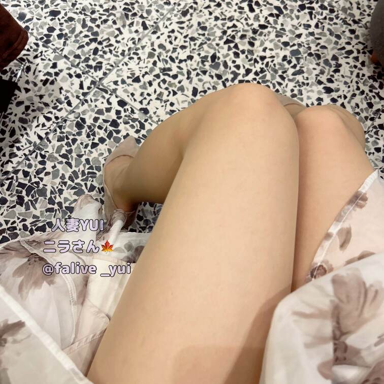 お疲れ様です！
人目が無くなったのでちょこっと自撮り📸
パンプスの季節になりましたね🌸🐣
でももう少しブーツも履き