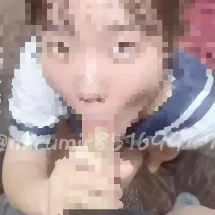 るーちゃん︎︎︎☺︎のフェラ動画
初の有料動画

気持ちよすぎて、旦那の声が若干入ってます
フェラの音がエロいで