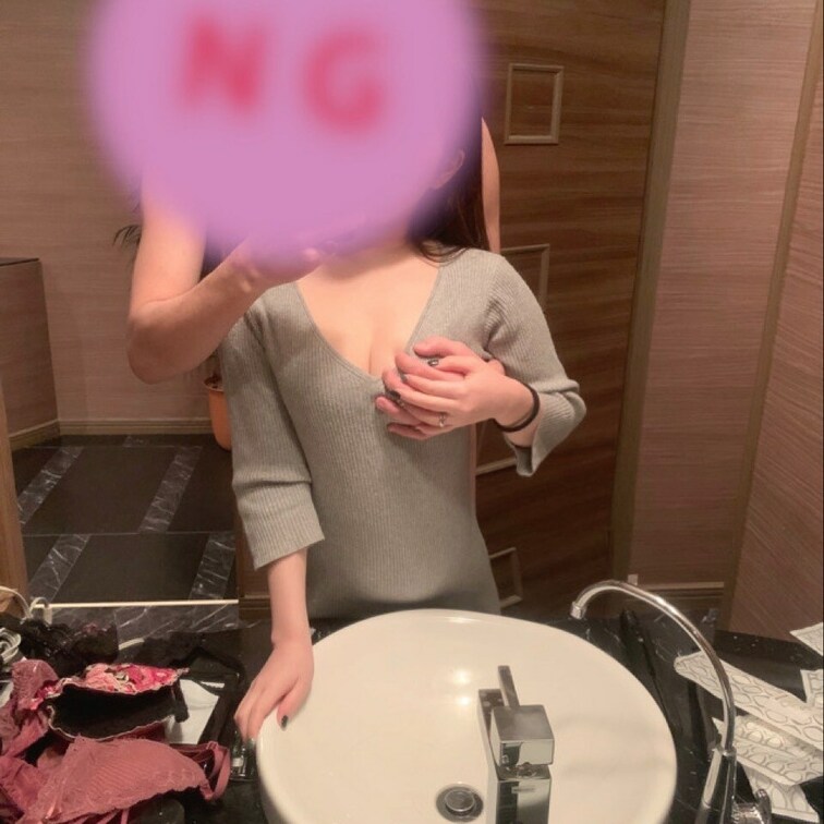 明日!お風呂場でえっちなことした動画投稿します🐰
楽しみにしてくれる方がいたら嬉しいです🫣