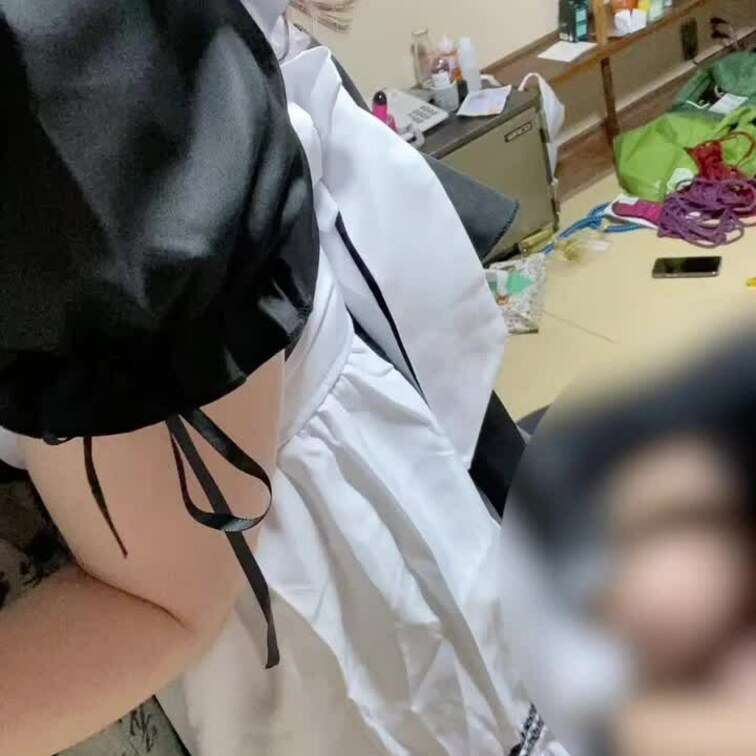 昨日は編集途中に寝落ちしました。
夫婦で立ちながらハグしているところにエッチな単独さんの手がお触りしていきます♫
