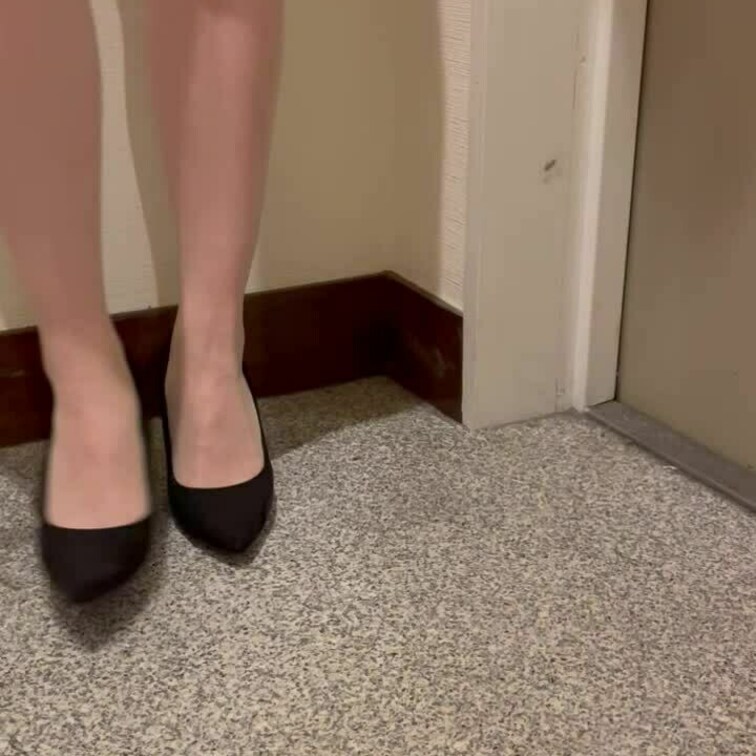 パンプスとストッキング♡