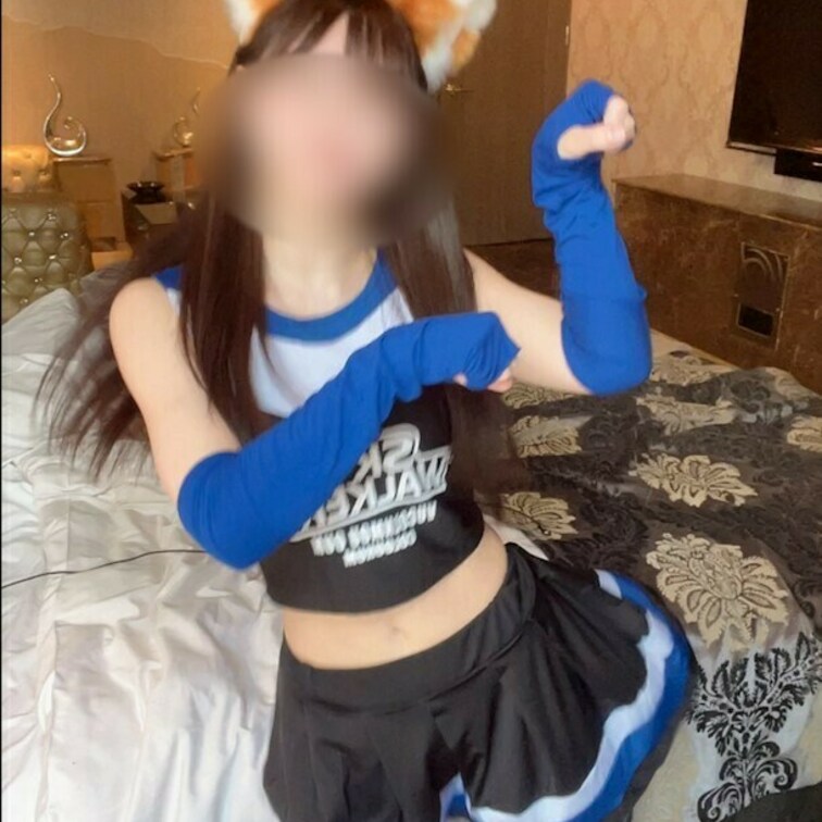 清楚系ビ〇チ受付嬢Sちゃんと４回目の密会。

お互いちょっと遊び心強すぎて、き〇ねダンスやってみた。

ちょっと