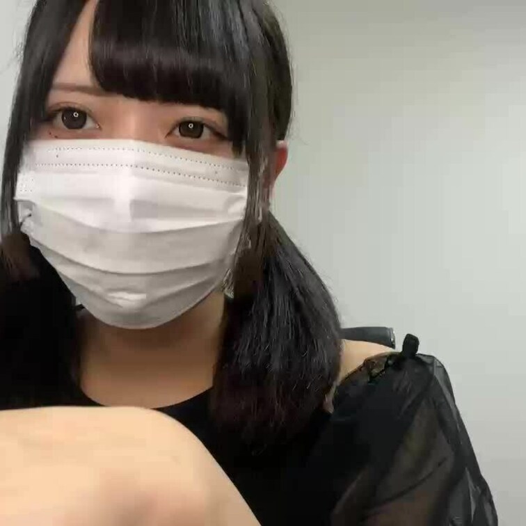【りん 18 歳】

りんさんのライブ配信動画です
生配信 だと、1 回の有料配信を視聴すると、おおよそ平均 5,