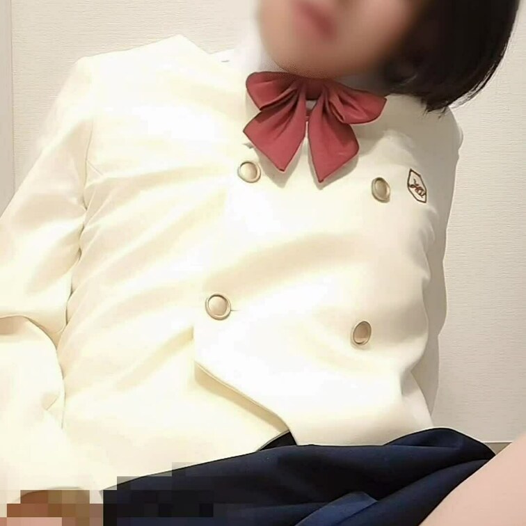 男なのに女子制服着て変態オ○ニーしてすみません
射精までしちゃってすみません