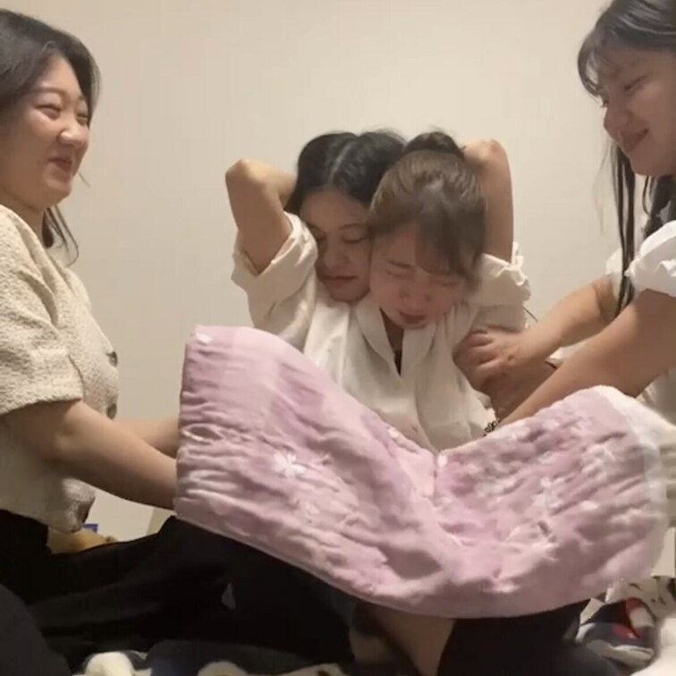 
皆様いつもご購入ありがとうございます☺️
今回のくすぐり動画はこちらです👍

是非見てあげてくださいね(  ˆ