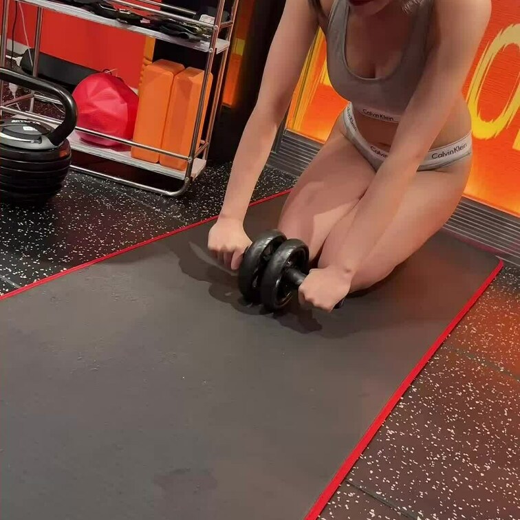 お腹に効く～🏋️‍♀️✨
引くときぷるぷるしちゃう🤣