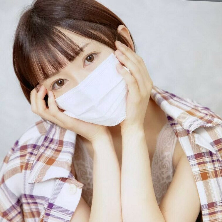 こんにちは丸の内OLレイナです！
9月はmyfansアカウント開設を記念して、
本来有料のオナニー動画がなんと3本も