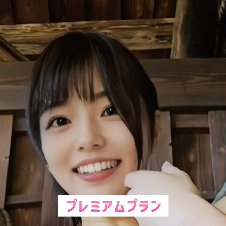 下から見られるの恥ずかしいよ...//