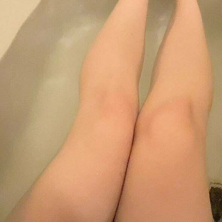 お風呂入ったんだけど見たい人いるのかな？💓
