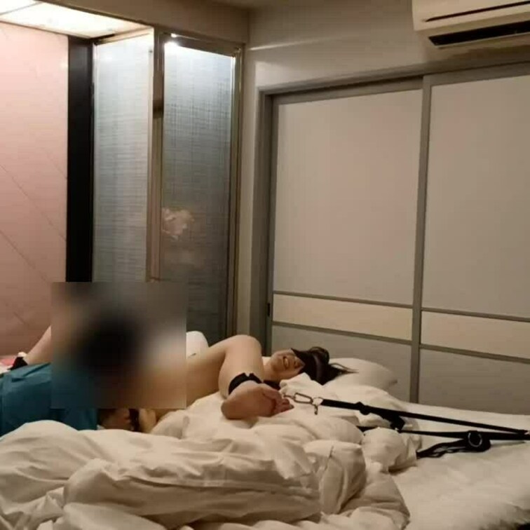 バイブ熱く○○○束破壊の淫乱女子大生

○○○束クンニ。足を閉じれないようにしてしっかりむき出しでペロペロと。声より