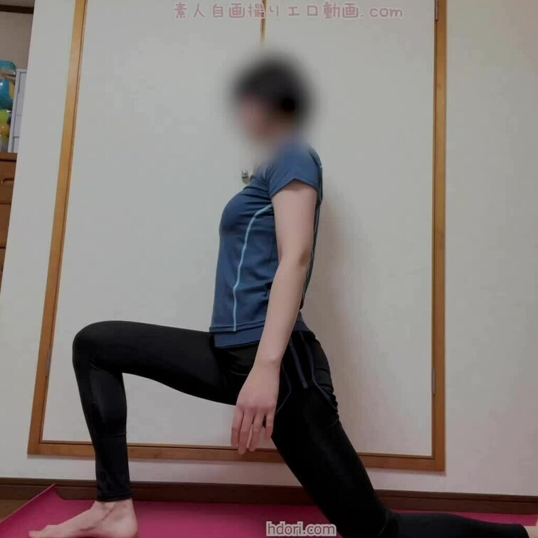 苦手なマン繰り返しのポーズの練習です♪