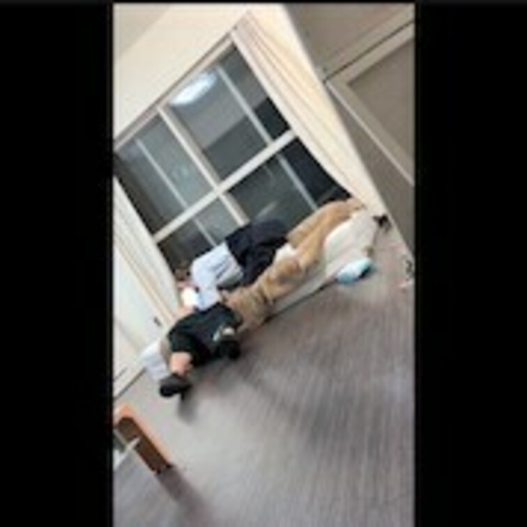 今夜フル映像アップします！

まずは、映像の中からの切り抜き写真をどうぞ！

内容
ベッドの上で友達の○○○と