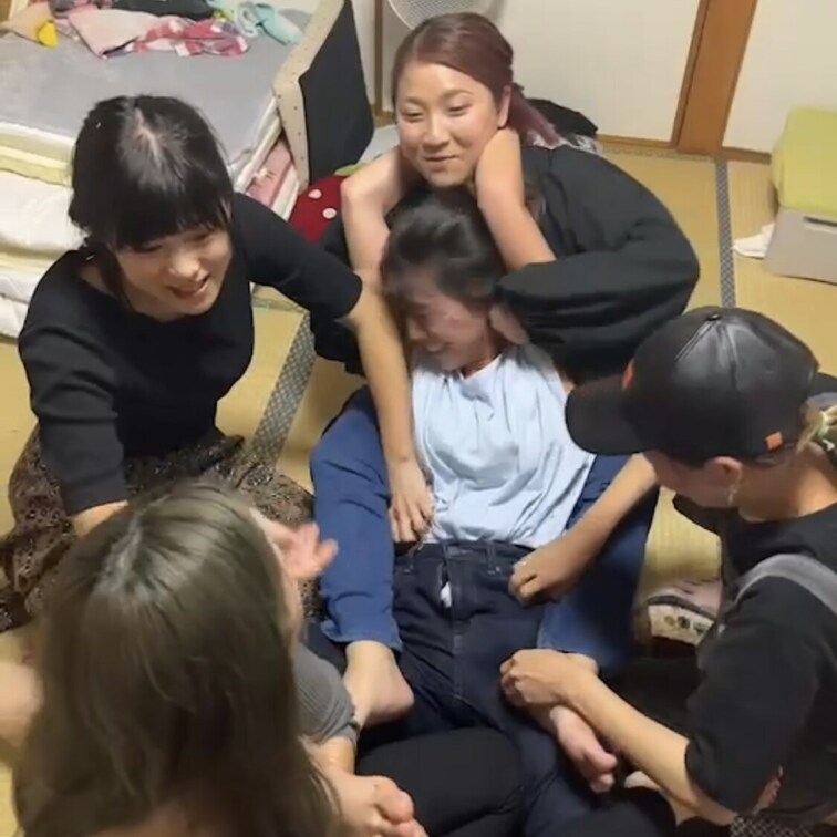 皆様いつもご購入ありがとうございます☺️
今回のくすぐり動画はこちらです👍

是非見てあげてくださいね(  ˆОˆ