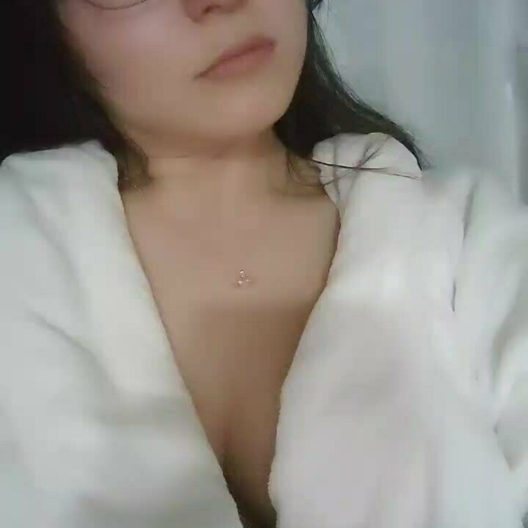 お風呂上がりさっぱりん
ごきげんでございます((( *´꒳`* )))ﾎﾟﾜﾜｰﾝ
顔射とかぱい射されたいなぁ❤
