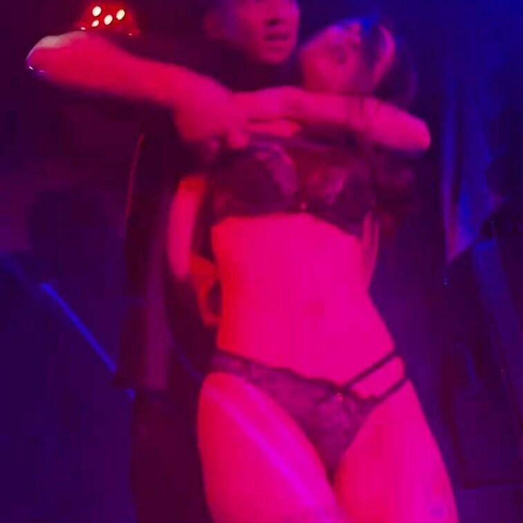 以前、○○○師のBESTさんと新宿で飛び入り○○○ショーをした時の動画😊
○○○大好き！