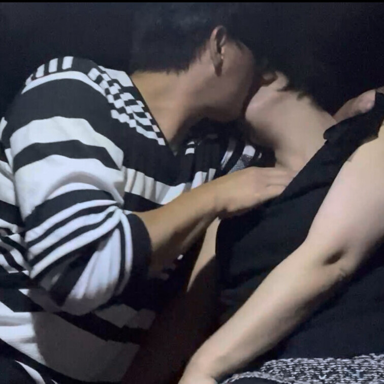 待望の動画やっと更新出来ます❤️ 動画で見ませんか？リアル不倫㊙️💋 車内で密会一部始終㊙️🫣  容量が大きいので3部に