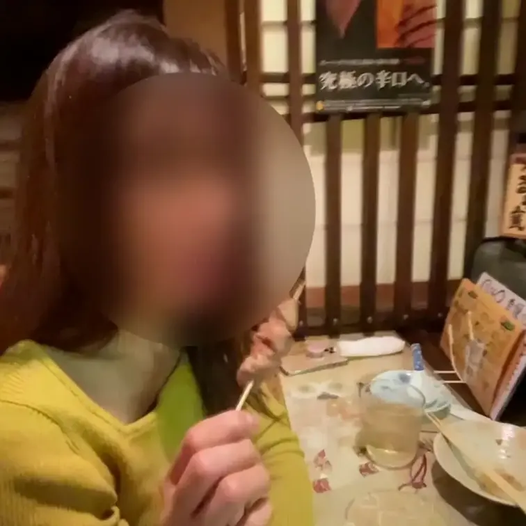 エロブルマを着させて短時間ですが他の男性にオ〇ンコ貸し出し。飲み会に参加してて酔ってセックスに誘われると断れなくなっちゃ
