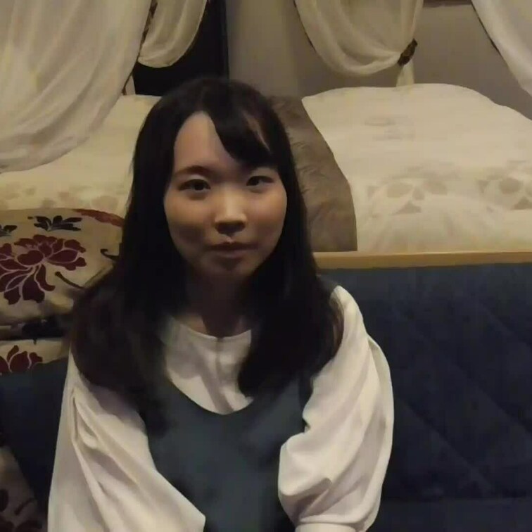 アダルトビデオのモデル募集に応募してくれた23歳のえなちゃん(^_^)v

お肌はスベスベで、ウブな反応がとても可愛