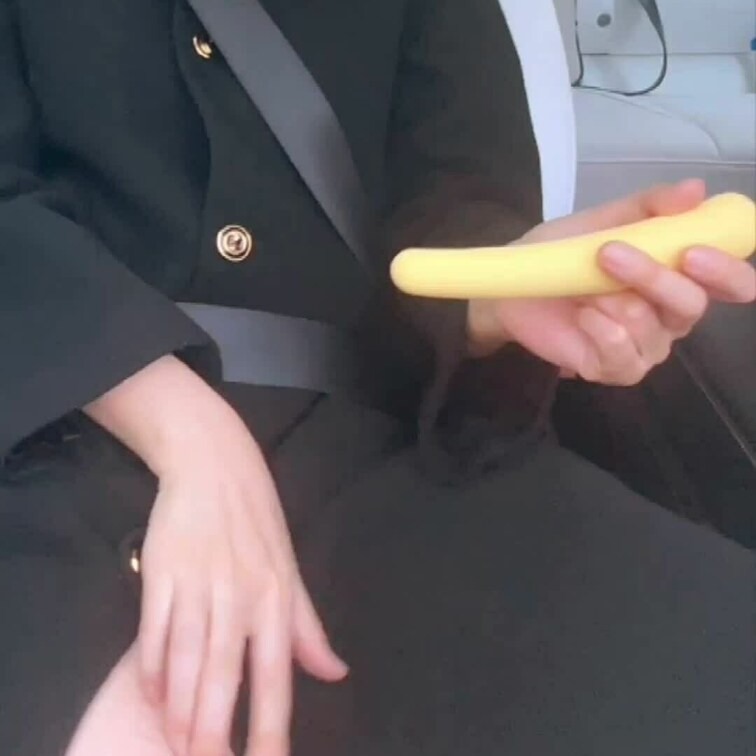 一人でするのが恥ずかしくて苦手で💦一人でおもちゃを使って今度こそ最後まで出来るかな🤔というこの年齢にして初めてのチャレン