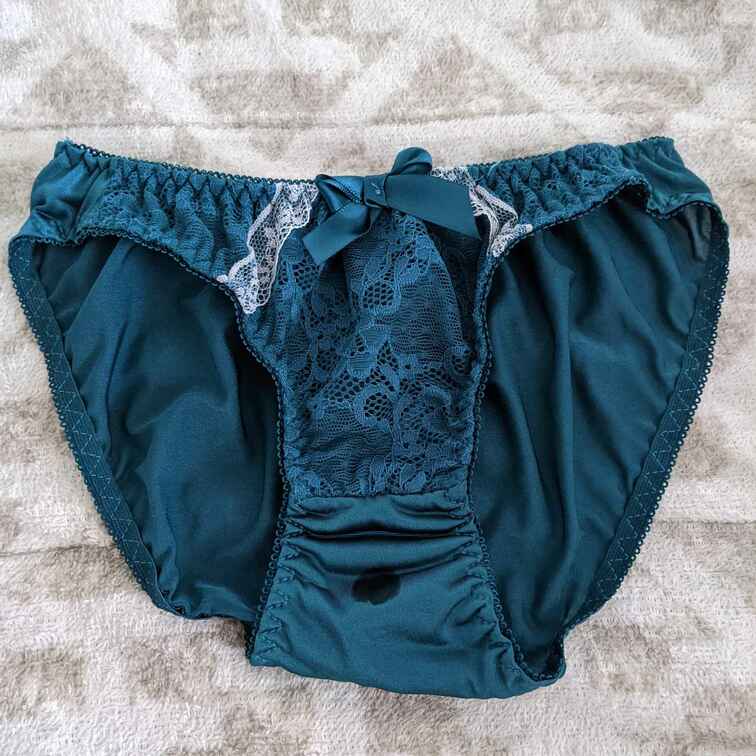 今日のリナのパンツです🥰
元気になりました😘
パンツ再開しますね☺️☺️