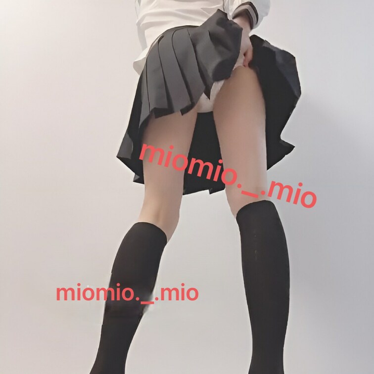 制服コス🍒
ぱんちら🍒