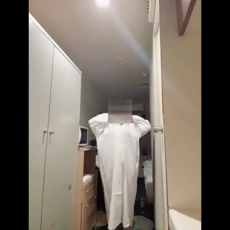 ０８ちゃん②美ボディの脱衣動画です^^