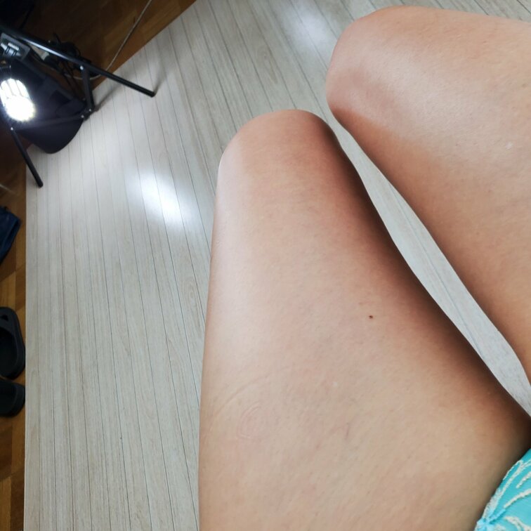 汗ばんだ股間

こんな近くで見せていいのかな？

クンクン👃したい？

それならば
9/9マニア会にご参加