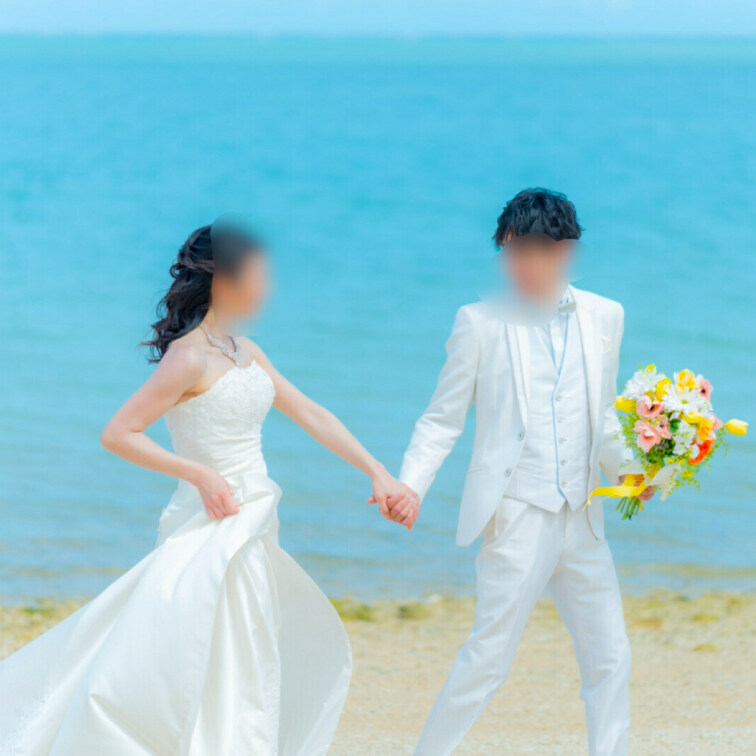 ウェディングドレス着た時の動画です💒👰‍♀️
私たち夫婦はデキ婚だったので、結婚式ができないまま、子育てに追われ、、気