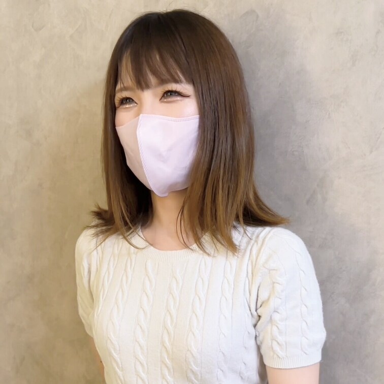 #22 【ASAHI 24歳】
今回ストリートスナップに協力してくれたのは、普段は真面目にメガネ屋さんで仕事に従事する