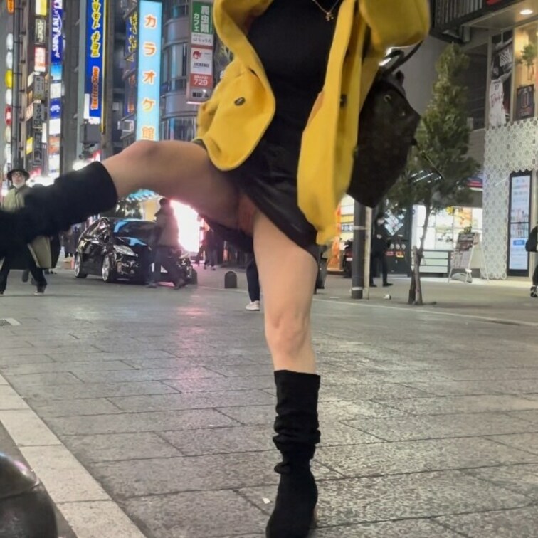 りなねこのパンチラ🤫💓