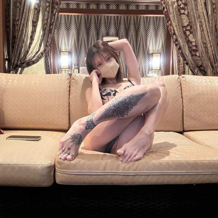 フォローよろしくお願いします🩷
変態かもです、、🖤
夜また動画出します🩷本日配信もするかもー
SNSやここで告