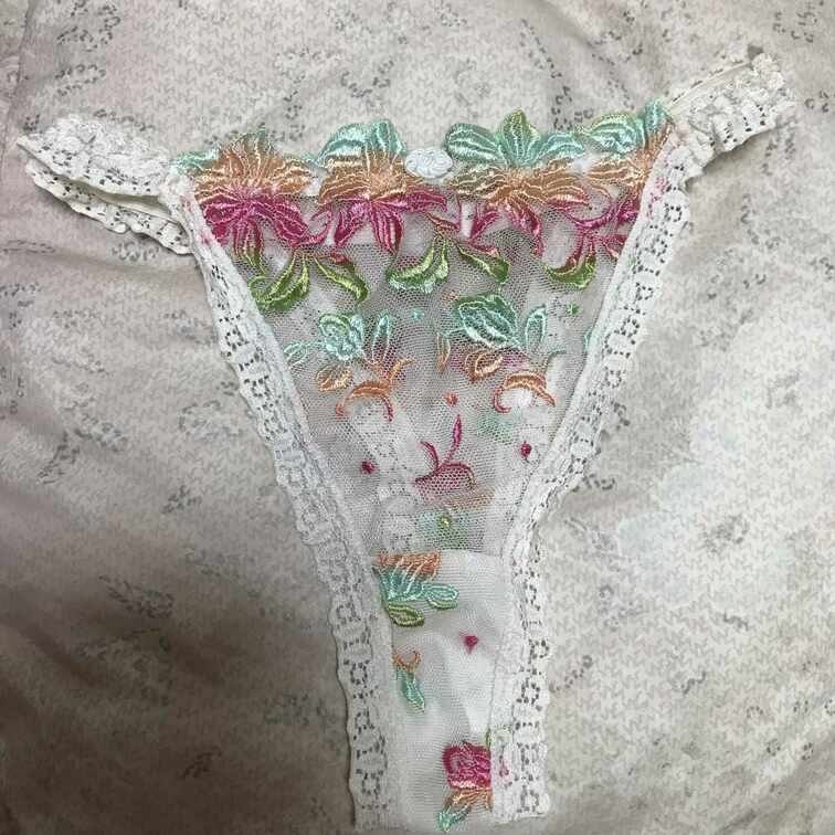 今日のリナのパンツですよー🥰
今日はセクシーTバックでした😆